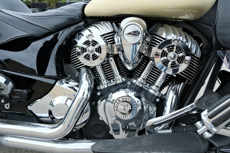 USED 2017 INDIAN MOTORCYCLE ROADMASTER Image 13