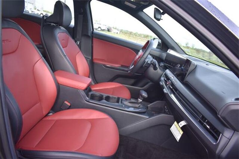 2025 Kia K4 Image 13