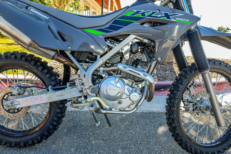 2025 Kawasaki KLX230R S  BATTLE GRAY Image 11