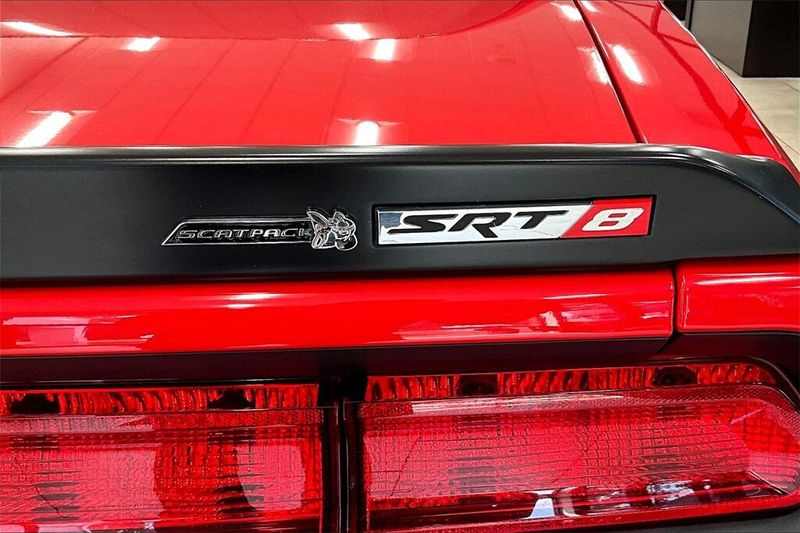 2009 Dodge Challenger SRT8 photo 6