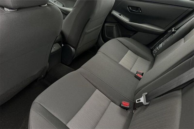 New 2025 Nissan Sentra SVImage 9