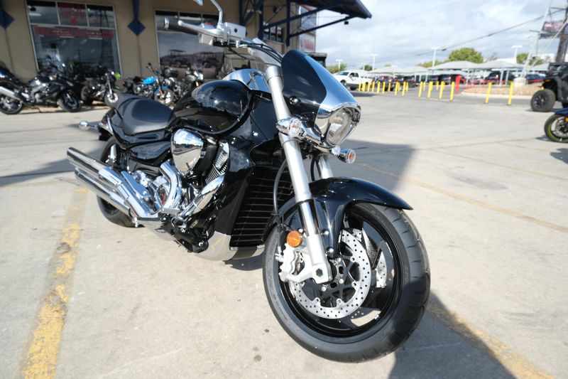 2025 SUZUKI BOULEVARD M109R BLACK in a BLACK exterior color. Family PowerSports (877) 886-1997 familypowersports.com 