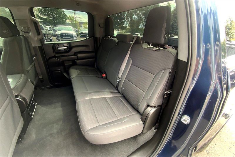 2022 Chevrolet Silverado 1500 Custom photo 25