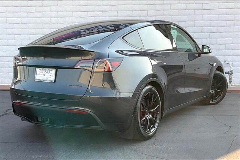 2024 Tesla Model Y PerformanceImage 13