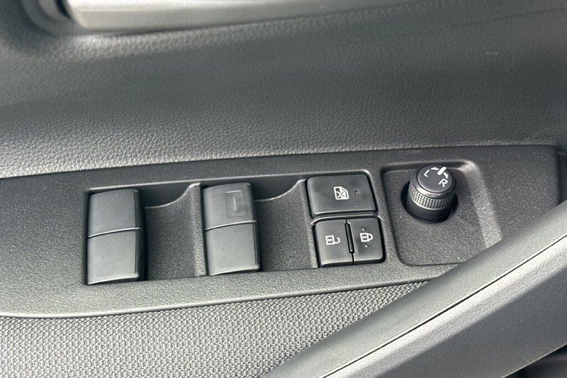 New 2027 Toyota Corolla Hybrid LEImage 11