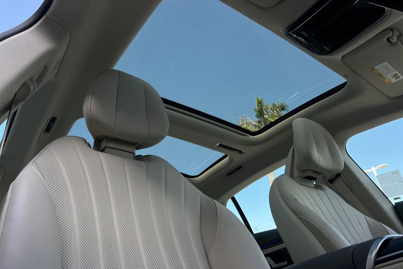 2022 Mercedes-Benz EQS 450Image 18
