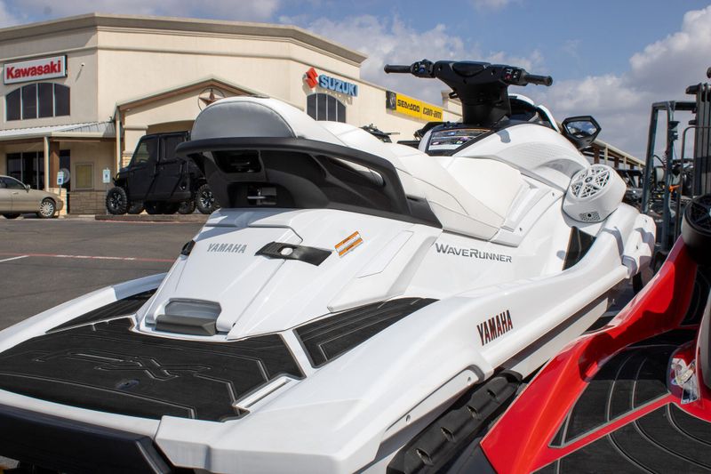 NEW 2026 YAMAHA FX CRUISER SVHO WITH AUDIO Image 7