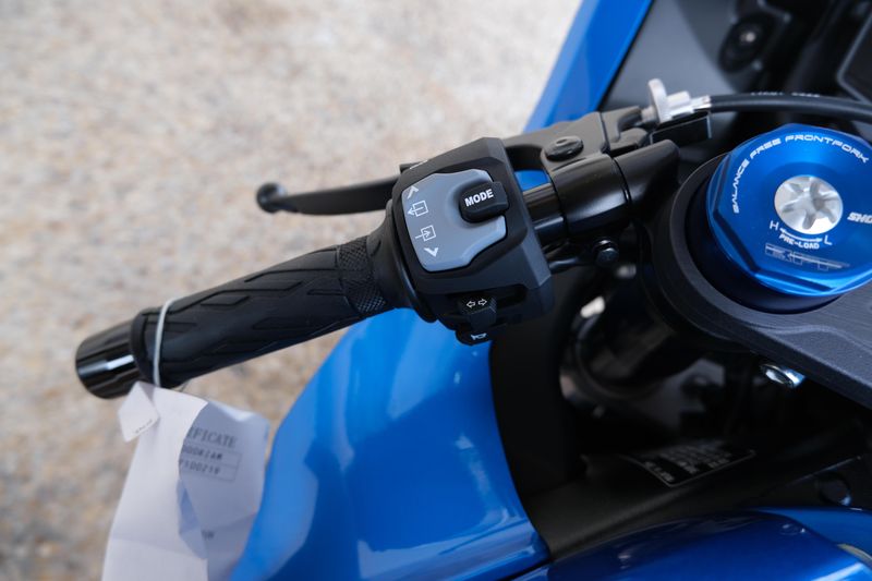 2025 Suzuki GSXR1000R BLUEImage 11