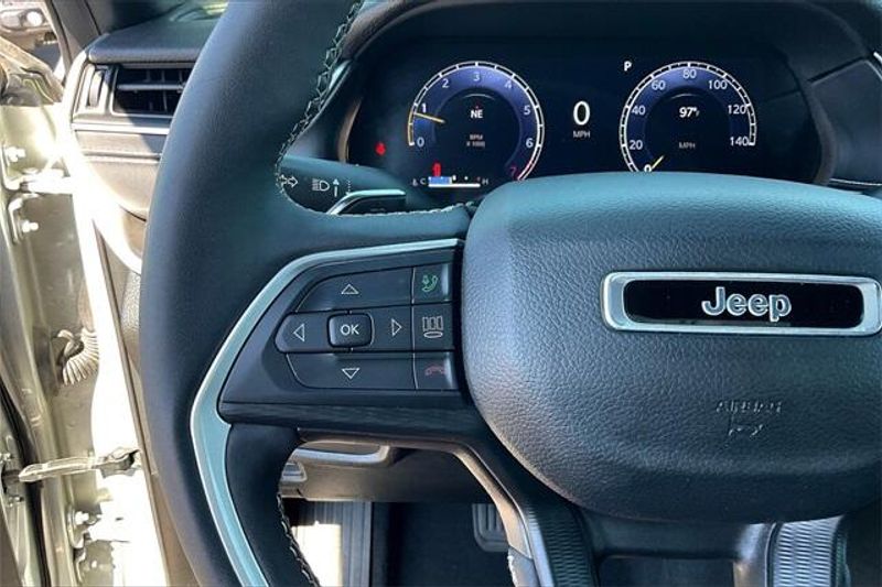 Used 2023 Jeep Grand Cherokee L AltitudeImage 18