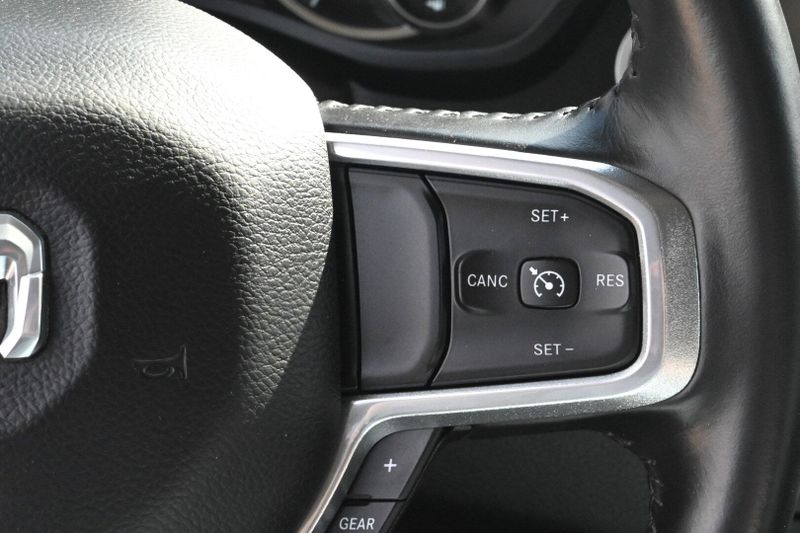 2022 RAM 1500 LaramieImage 19