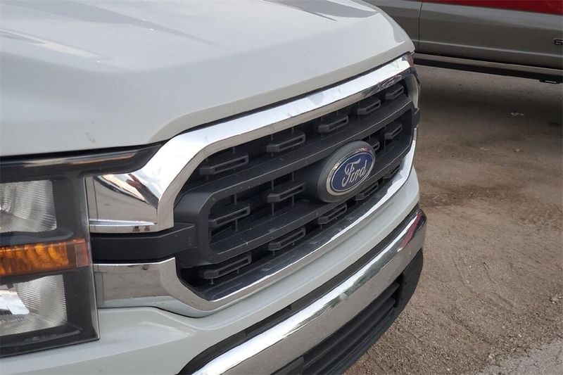 2023 Ford F-150 XLT photo 3