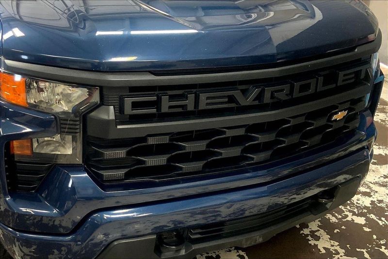 2022 Chevrolet Silverado 1500 Custom photo 28