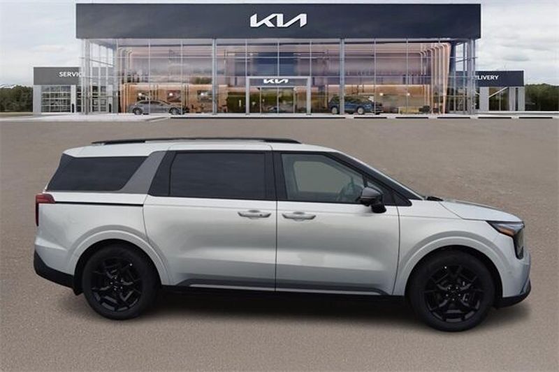 2025 Kia Carnival SX PrestigeImage 2