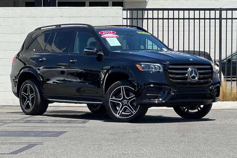 2025 Mercedes-Benz GLS 450Image 2