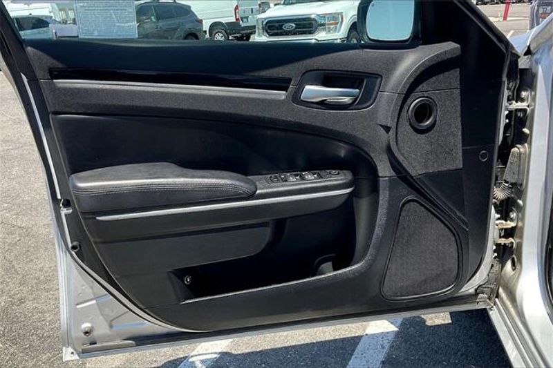 Used 2023 Chrysler 300 TouringImage 22