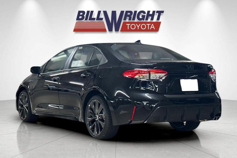 New 2025 Toyota Corolla SEImage 5
