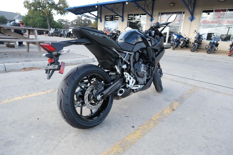 2025 SUZUKI GSX8R in a BLACK exterior color. Family PowerSports (877) 886-1997 familypowersports.com 