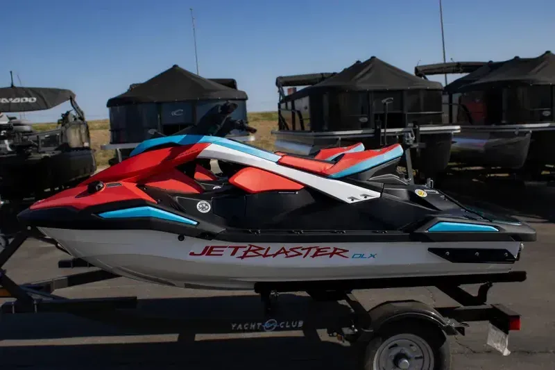 2025 Yamaha JETBLASTER DLX 2UP IMPERIAL RED AND BLACK Image 8