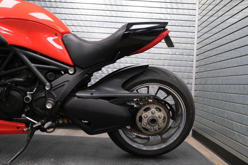 USED 2015 DUCATI DIAVEL Image 13