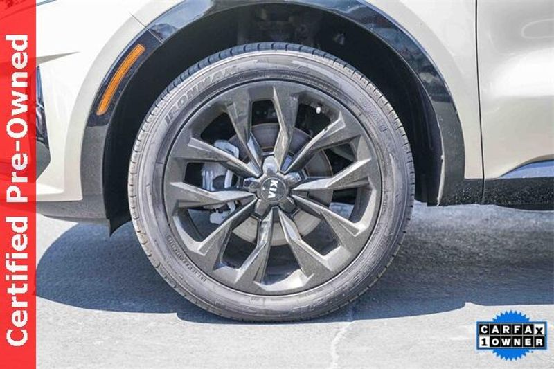 Used 2021 Kia Sorento SXImage 11