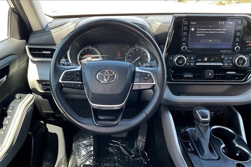 2022 Toyota Highlander XLEImage 4