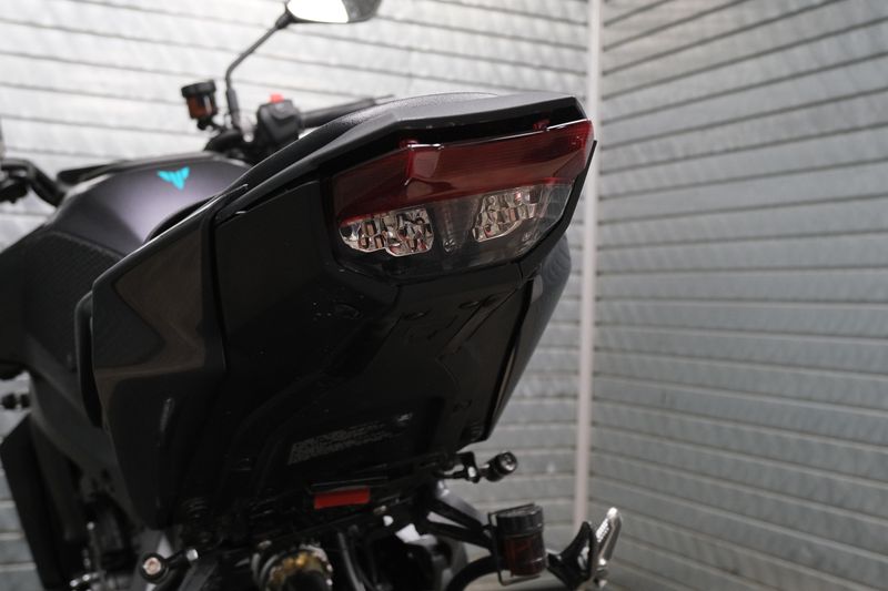 USED 2024 YAMAHA MT09 Image 20