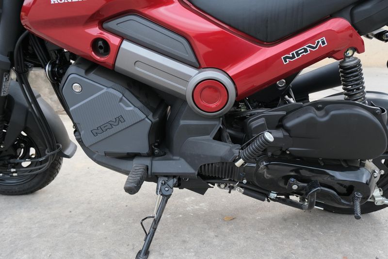 USED 2024 HONDA NAVI Image 16