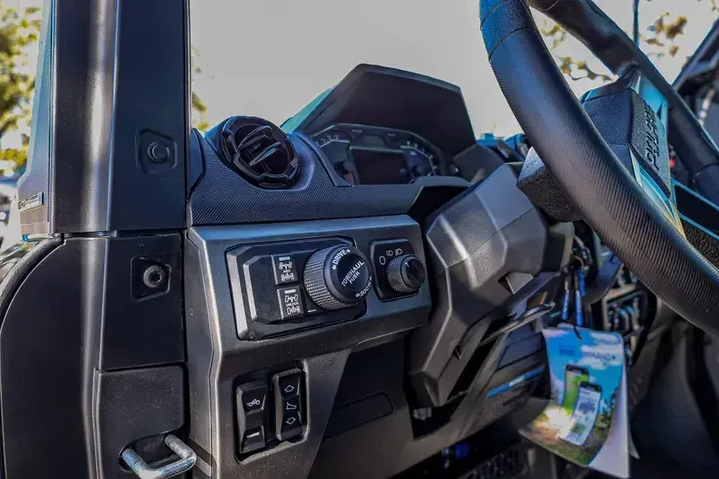 2025 Polaris RANGER CREW XD 1500 NORTHSTAR EDITION ULTIMATE TITANIUM METALLIC GLOSS Image 23