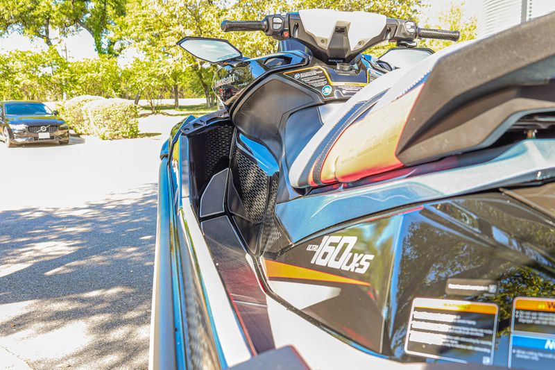 NEW 2026 KAWASAKI JET SKI ULTRA 310LX Image 14