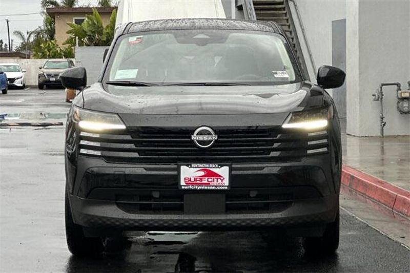 Used 2025 Nissan Kicks SVImage 7