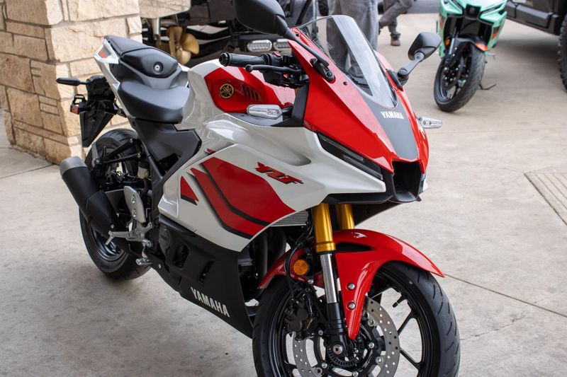 NEW 2026 YAMAHA YZFR3 ABS 70TH ANNIVERSARY EDITION Image 14
