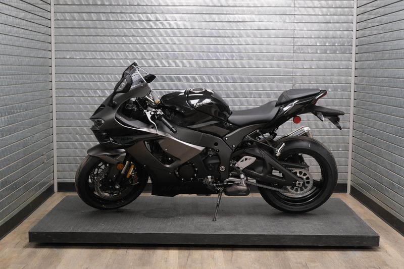 NEW 2026 KAWASAKI NINJA ZX10R ABS Image 6