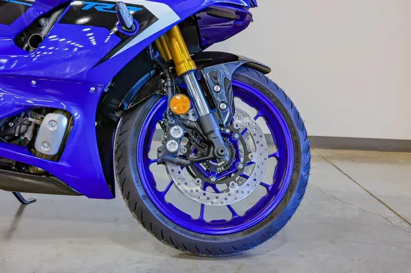 2025 Yamaha YZFR7 TEAM BLUE Image 4