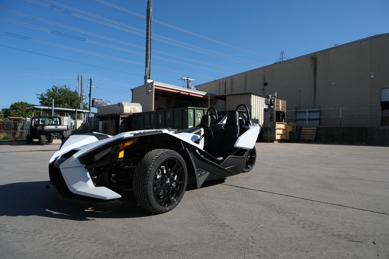 2024 Polaris SLINGSHOT S AUTODRIVE MOONLIGHT WHITEImage 7