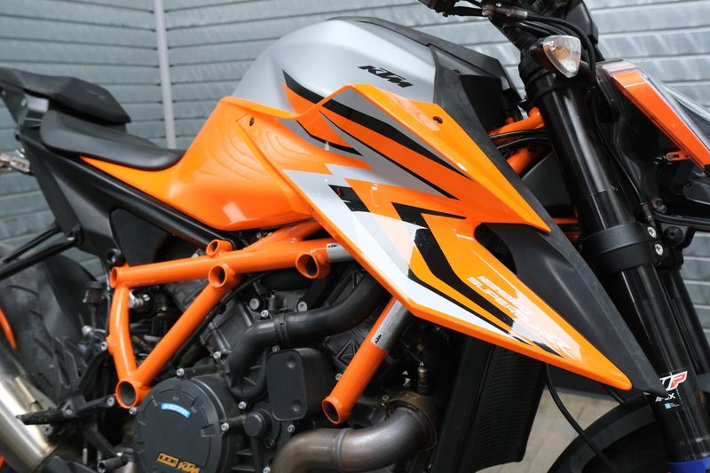 USED 2022 KTM SUPER DUKE 1290 R EVO Image 10