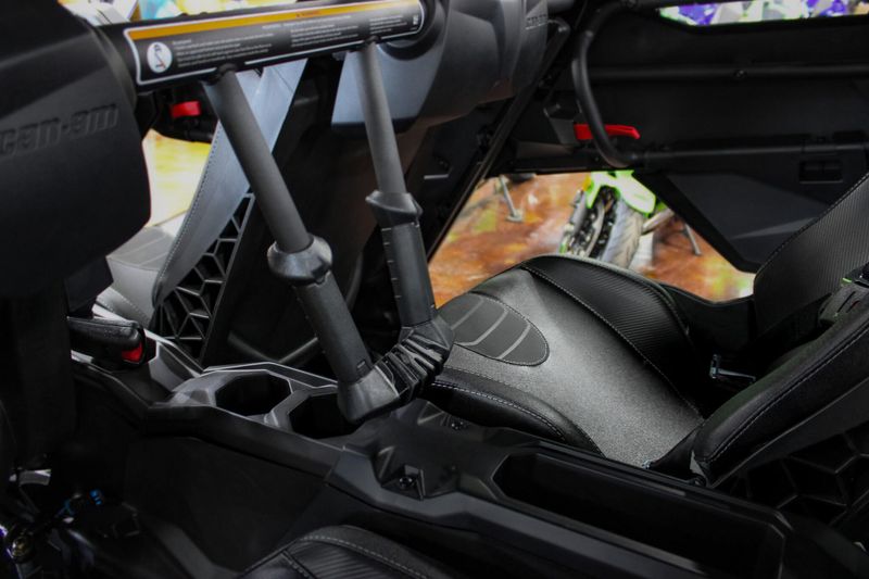 2025 Can-Am MAVERICK X3 MAX X RS TURBO RR TRIPLE BLACK Image 23
