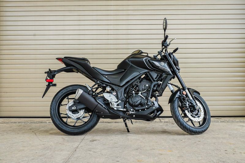 2024 Yamaha MT03 MATTE STEALTH BLACKImage 5