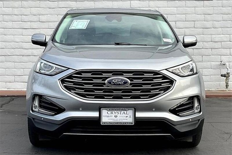 2022 Ford Edge TitaniumImage 2