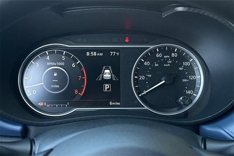 New 2025 Nissan Versa 1.6 SVImage 17