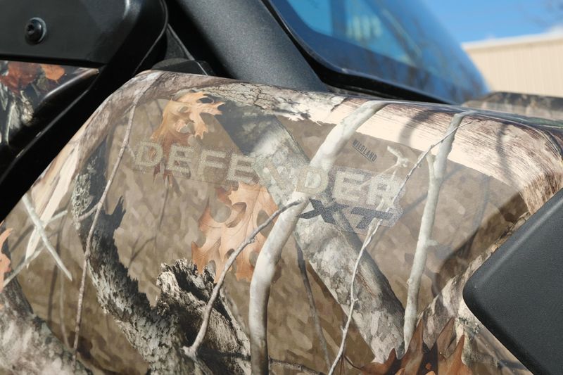 NEW 2026 CAN-AM DEFENDER MAX XT CAB HD11 WITH 1025 INCH TOUCHSCREEN Image 13