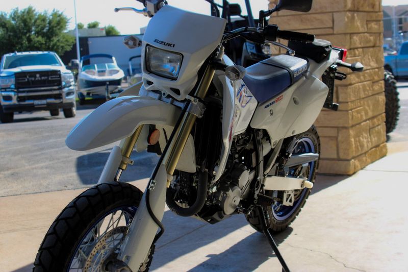 2023 Suzuki DRZ400SM BASE WHITE Image 2
