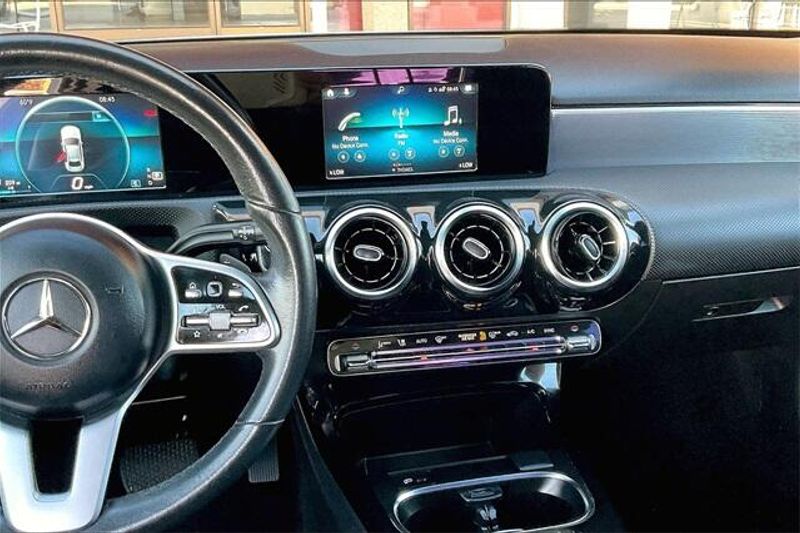 2019 Mercedes-Benz A 220 220Image 5