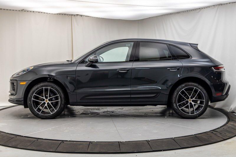 2024 Porsche Macan Image 2