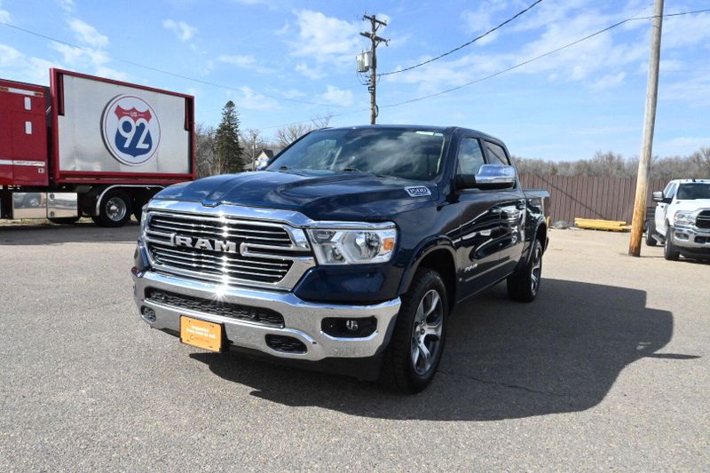 2022 RAM 1500 LaramieImage 4