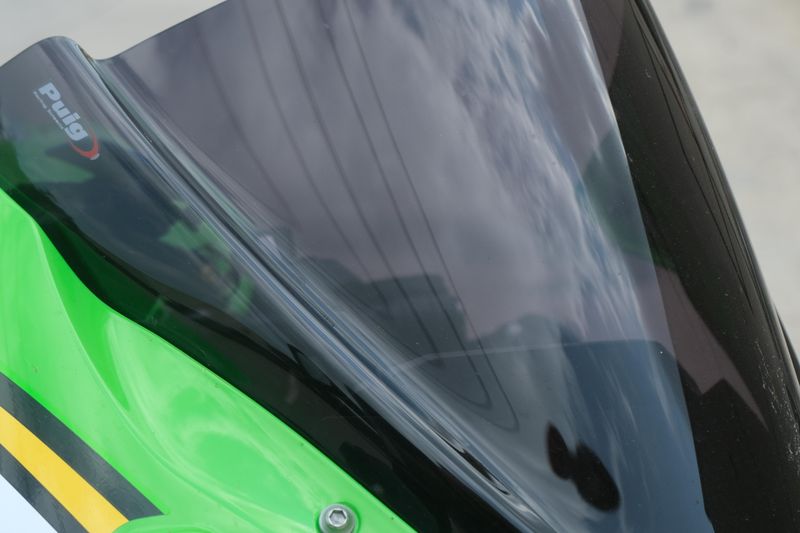 2025 Kawasaki NINJA ZX6R KRT EDITION LIME GREEN AND EBONY AND PEARL BLIZZARD WHITE Image 20