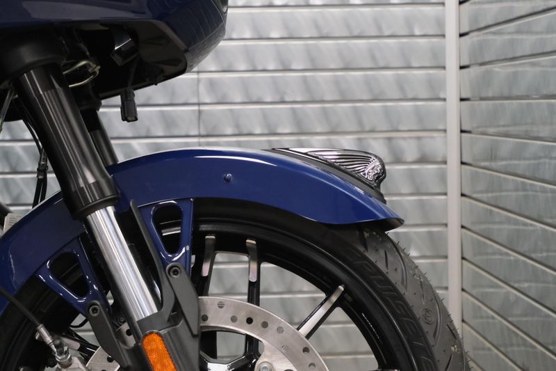 NEW 2025 INDIAN MOTORCYCLE CHALLENGER DARK HORSE Image 12