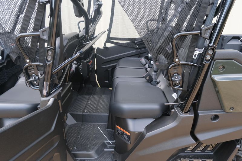 2025 Honda PIONEER 10006 DELUXE CREW BLACK FOREST GREEN Image 10