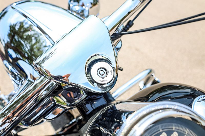 2007 HARLEY ROAD KING CLASSIC  BLACK Image 33