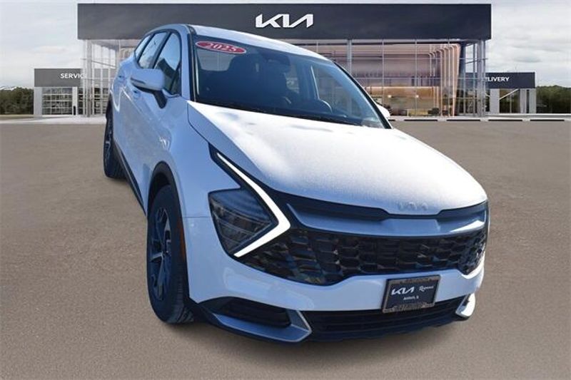 2025 Kia Sportage EXImage 9