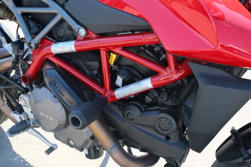 USED 2021 DUCATI HYPERMOTARD 950 Image 11